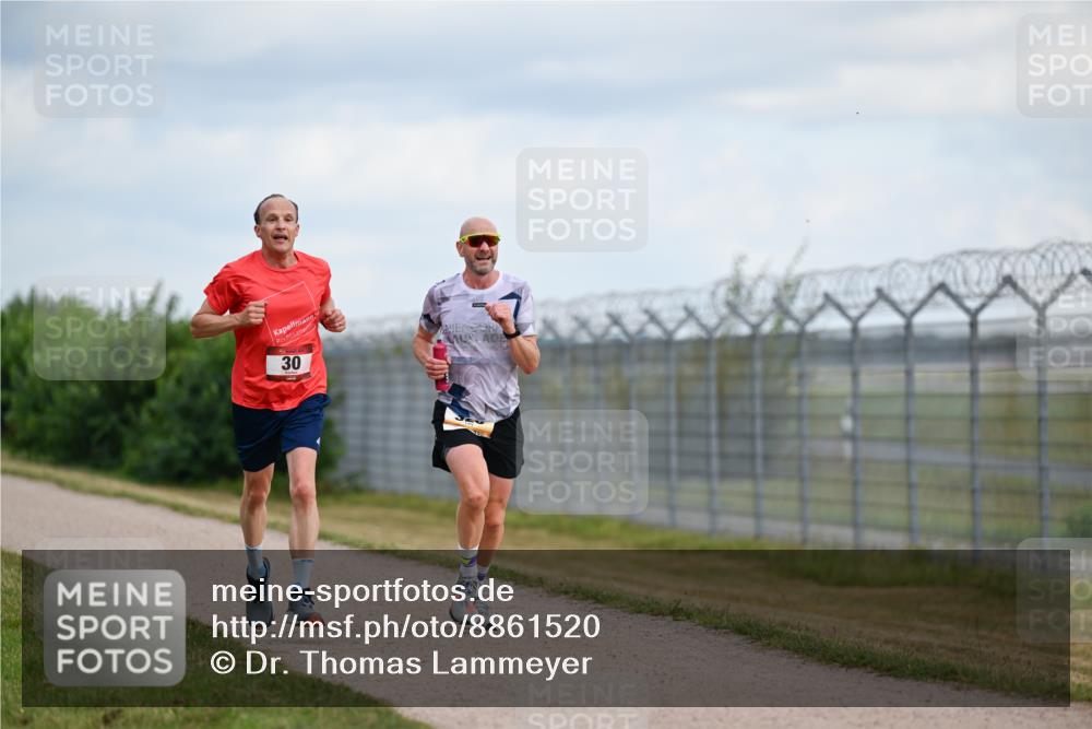 14.09.2025 - Airport Race Dr. Thomas Lammeyer http://msf.ph/oto/8861520 14.09.2025 11:57:39 Laufen 30 meine-sportfotos.de