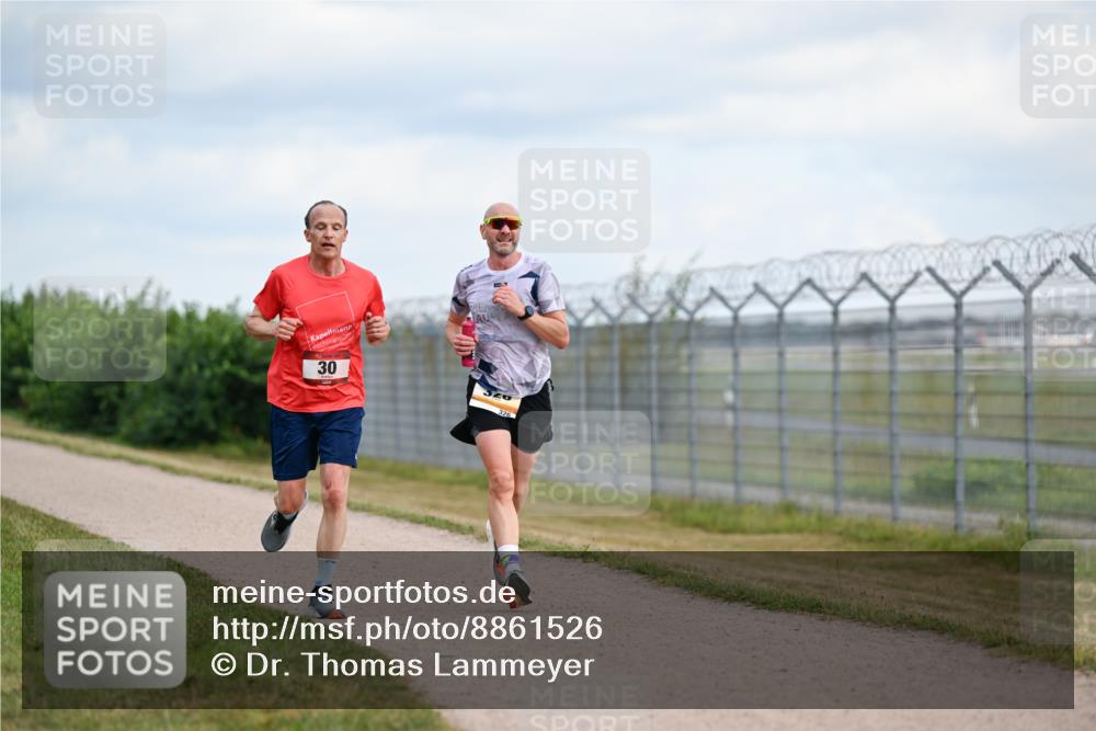 14.09.2025 - Airport Race Dr. Thomas Lammeyer http://msf.ph/oto/8861526 14.09.2025 11:57:39 Laufen 30, 326 meine-sportfotos.de