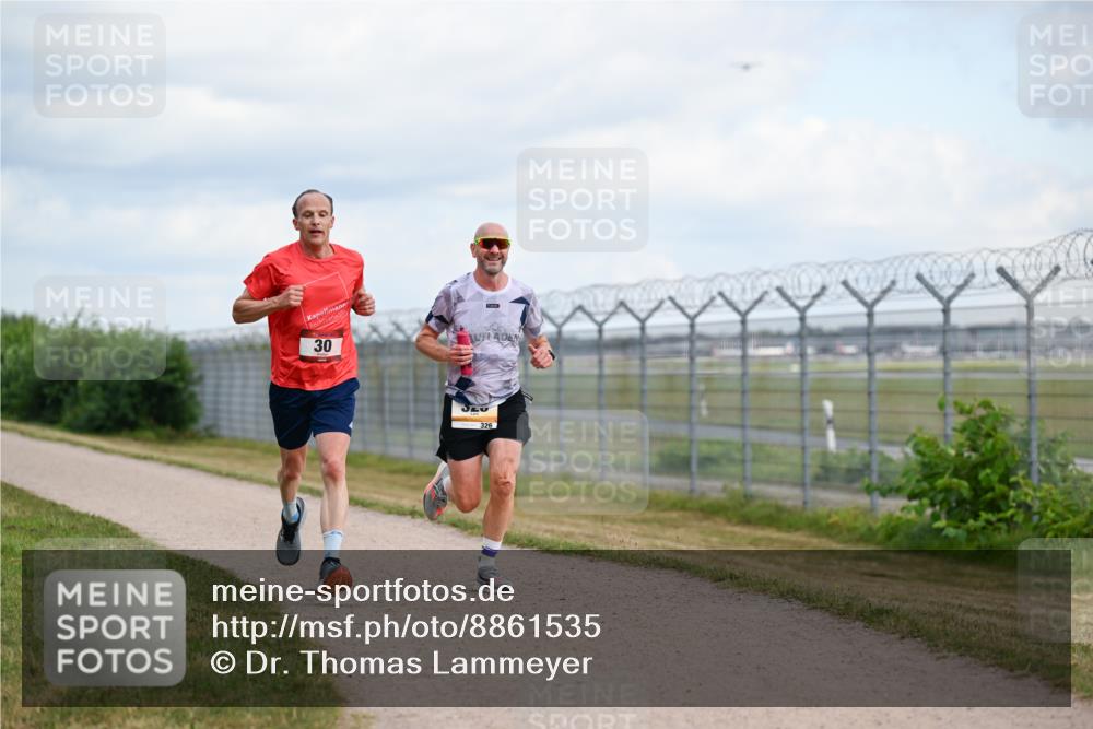 14.09.2025 - Airport Race Dr. Thomas Lammeyer http://msf.ph/oto/8861535 14.09.2025 11:57:41 Laufen 30, 326 meine-sportfotos.de