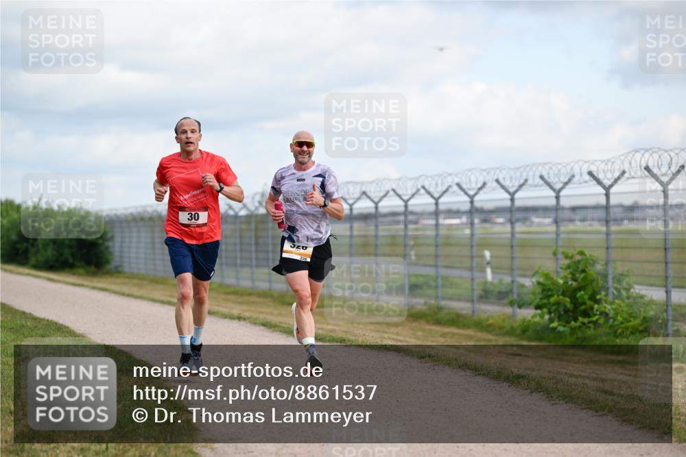 14.09.2025 - Airport Race Dr. Thomas Lammeyer http://msf.ph/oto/8861537 14.09.2025 11:57:41 Laufen 30, 326 meine-sportfotos.de