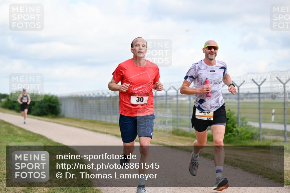 14.09.2025 - Airport Race Dr. Thomas Lammeyer http://msf.ph/oto/8861545 14.09.2025 11:57:43 Laufen 30, 40, 326 meine-sportfotos.de