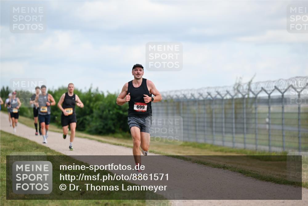 14.09.2025 - Airport Race Dr. Thomas Lammeyer http://msf.ph/oto/8861571 14.09.2025 11:57:53 Laufen 699 meine-sportfotos.de