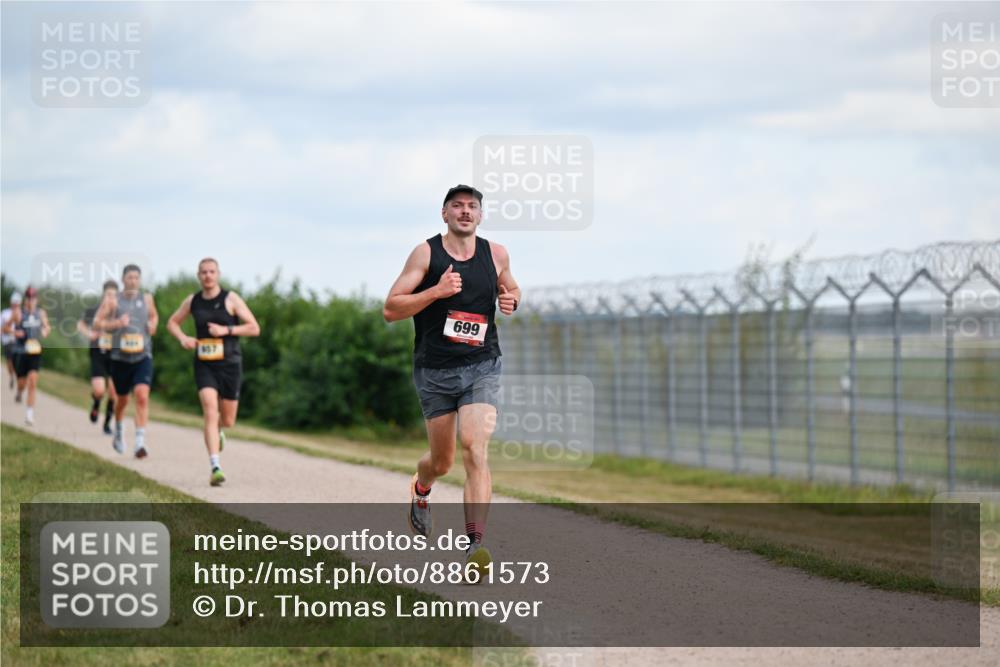 14.09.2025 - Airport Race Dr. Thomas Lammeyer http://msf.ph/oto/8861573 14.09.2025 11:57:53 Laufen 699 meine-sportfotos.de