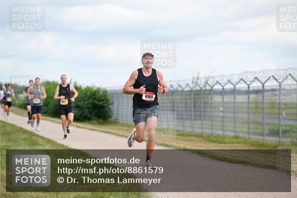 14.09.2025 - Airport Race Dr. Thomas Lammeyer http://msf.ph/oto/8861579 14.09.2025 11:57:54 Laufen 657, 699 meine-sportfotos.de