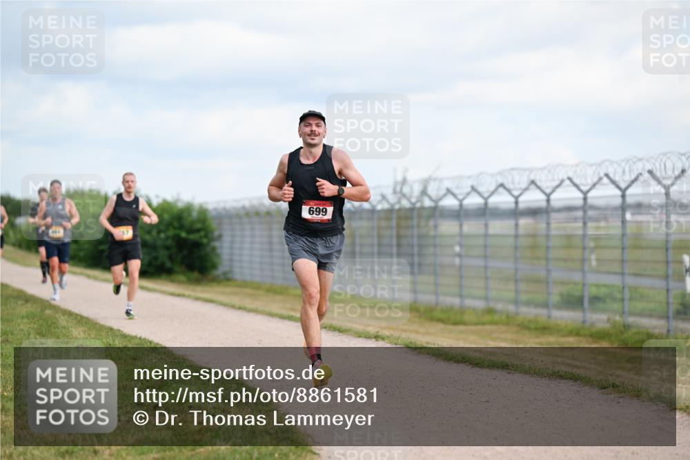 14.09.2025 - Airport Race Dr. Thomas Lammeyer http://msf.ph/oto/8861581 14.09.2025 11:57:54 Laufen 699 meine-sportfotos.de
