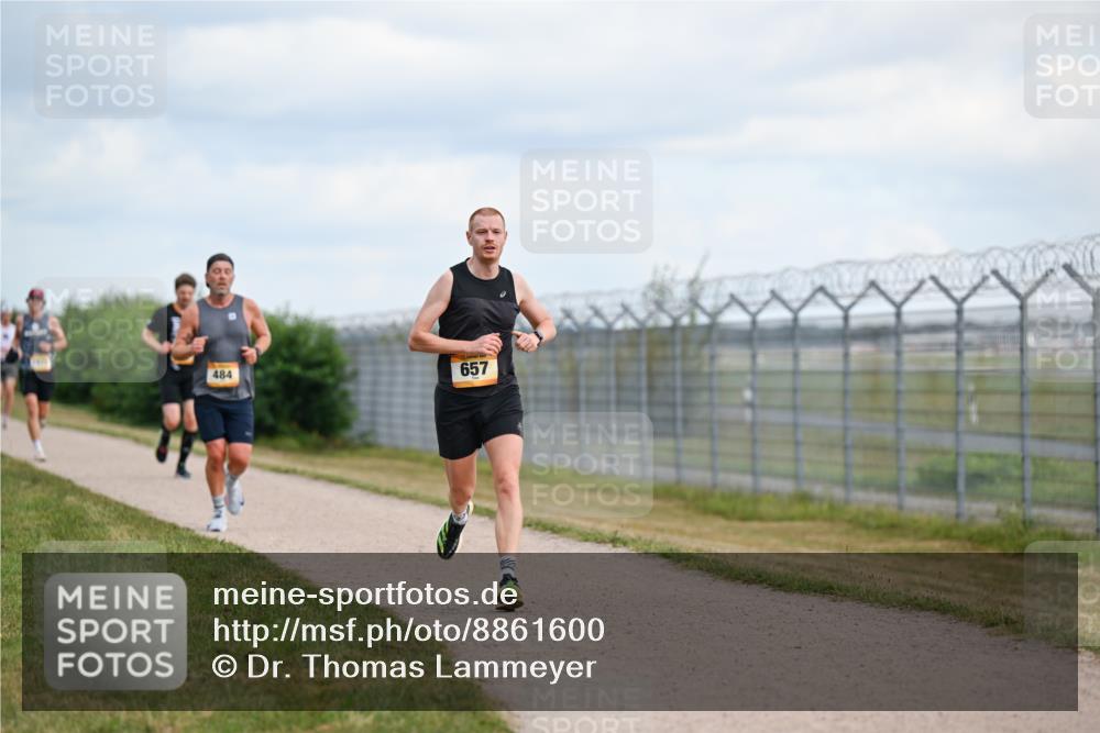14.09.2025 - Airport Race Dr. Thomas Lammeyer http://msf.ph/oto/8861600 14.09.2025 11:57:58 Laufen 484, 657 meine-sportfotos.de