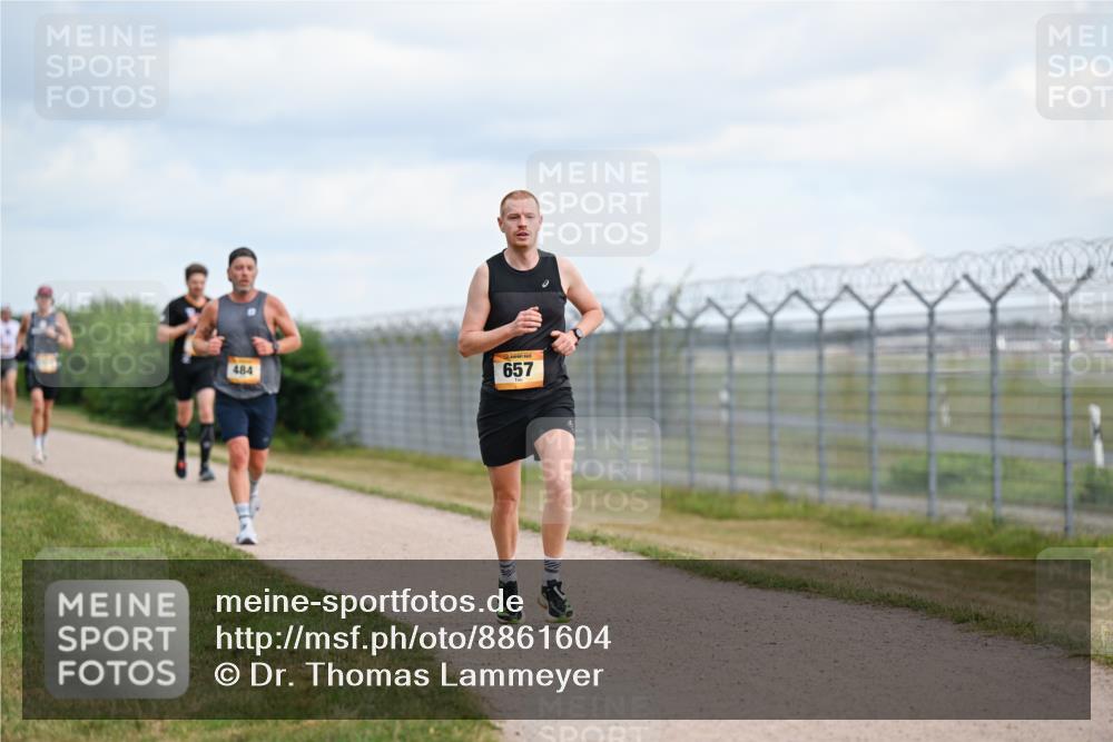 14.09.2025 - Airport Race Dr. Thomas Lammeyer http://msf.ph/oto/8861604 14.09.2025 11:57:58 Laufen 484, 657 meine-sportfotos.de