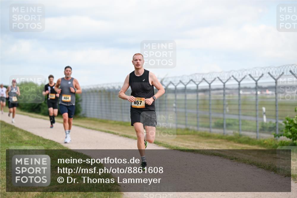 14.09.2025 - Airport Race Dr. Thomas Lammeyer http://msf.ph/oto/8861608 14.09.2025 11:57:59 Laufen 657, 484 meine-sportfotos.de