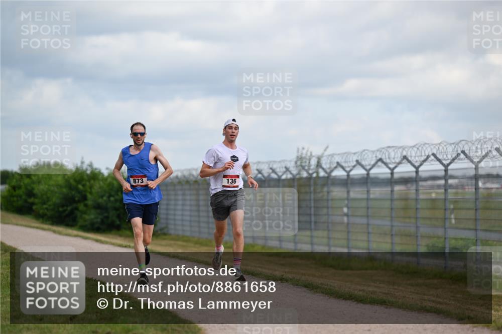 14.09.2025 - Airport Race Dr. Thomas Lammeyer http://msf.ph/oto/8861658 14.09.2025 11:58:09 Laufen 136 meine-sportfotos.de