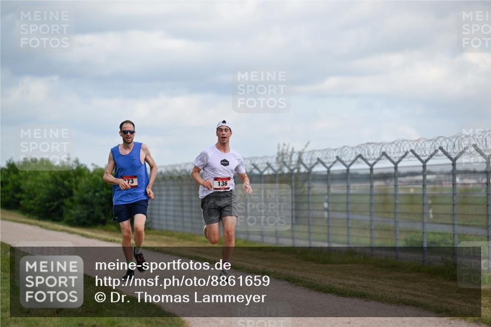 14.09.2025 - Airport Race Dr. Thomas Lammeyer http://msf.ph/oto/8861659 14.09.2025 11:58:09 Laufen 73, 136 meine-sportfotos.de