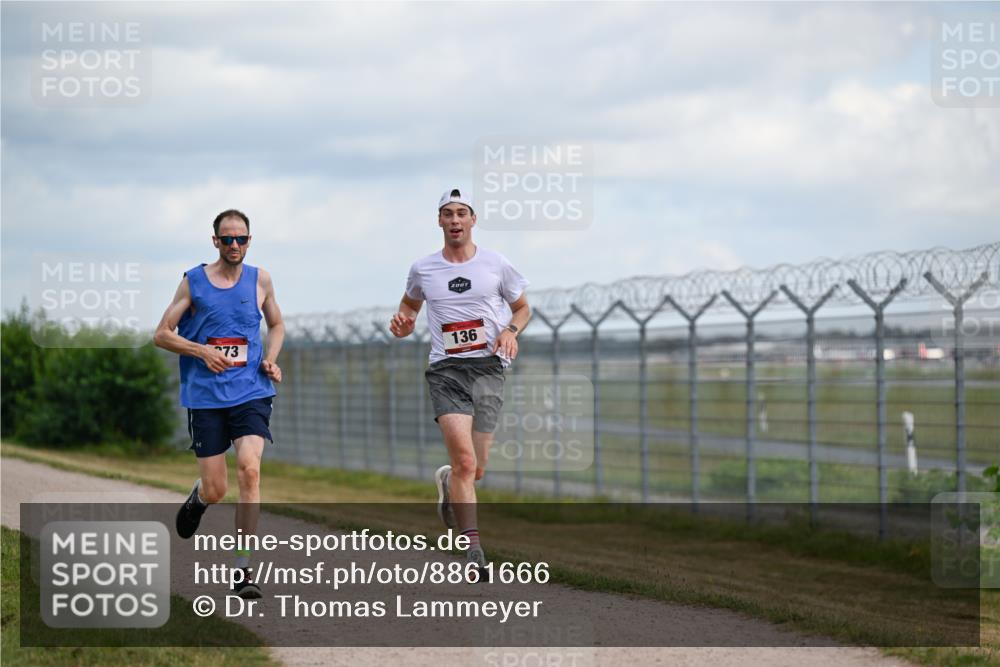 14.09.2025 - Airport Race Dr. Thomas Lammeyer http://msf.ph/oto/8861666 14.09.2025 11:58:10 Laufen 73, 136 meine-sportfotos.de