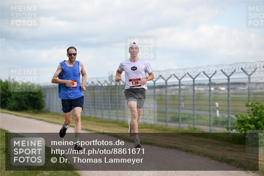 14.09.2025 - Airport Race Dr. Thomas Lammeyer http://msf.ph/oto/8861671 14.09.2025 11:58:11 Laufen 136, 4 meine-sportfotos.de