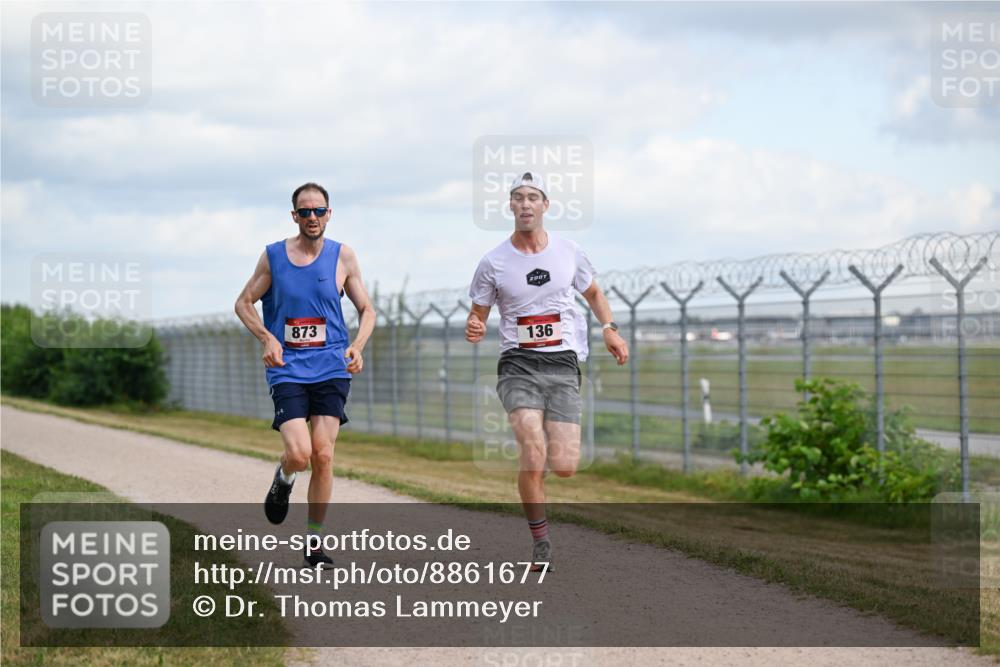 14.09.2025 - Airport Race Dr. Thomas Lammeyer http://msf.ph/oto/8861677 14.09.2025 11:58:12 Laufen 873, 136 meine-sportfotos.de