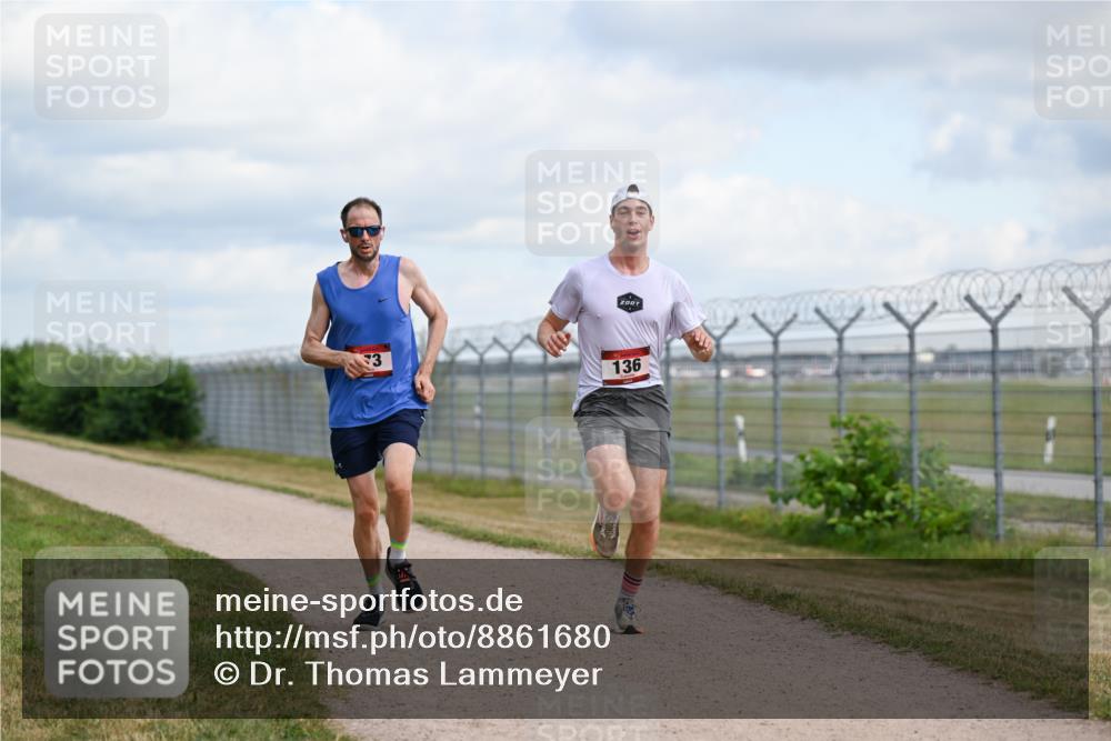 14.09.2025 - Airport Race Dr. Thomas Lammeyer http://msf.ph/oto/8861680 14.09.2025 11:58:12 Laufen 3, 136 meine-sportfotos.de