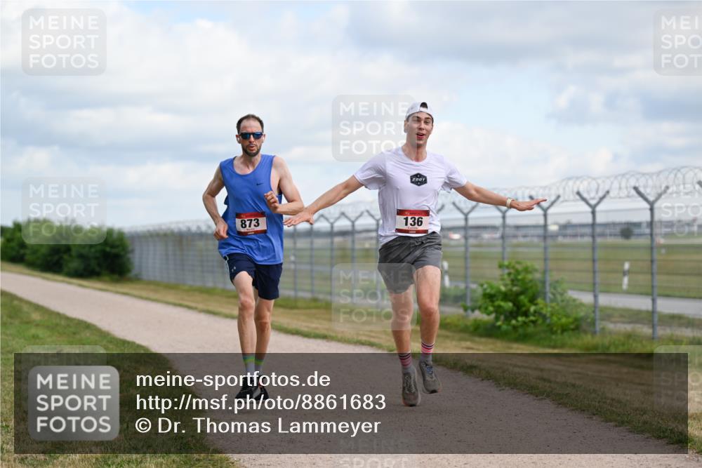 14.09.2025 - Airport Race Dr. Thomas Lammeyer http://msf.ph/oto/8861683 14.09.2025 11:58:13 Laufen 873, 136 meine-sportfotos.de