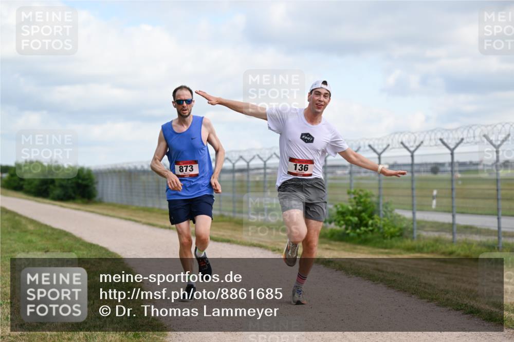 14.09.2025 - Airport Race Dr. Thomas Lammeyer http://msf.ph/oto/8861685 14.09.2025 11:58:13 Laufen 873, 136 meine-sportfotos.de