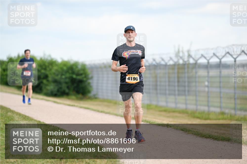 14.09.2025 - Airport Race Dr. Thomas Lammeyer http://msf.ph/oto/8861696 14.09.2025 11:58:23 Laufen 4190 meine-sportfotos.de