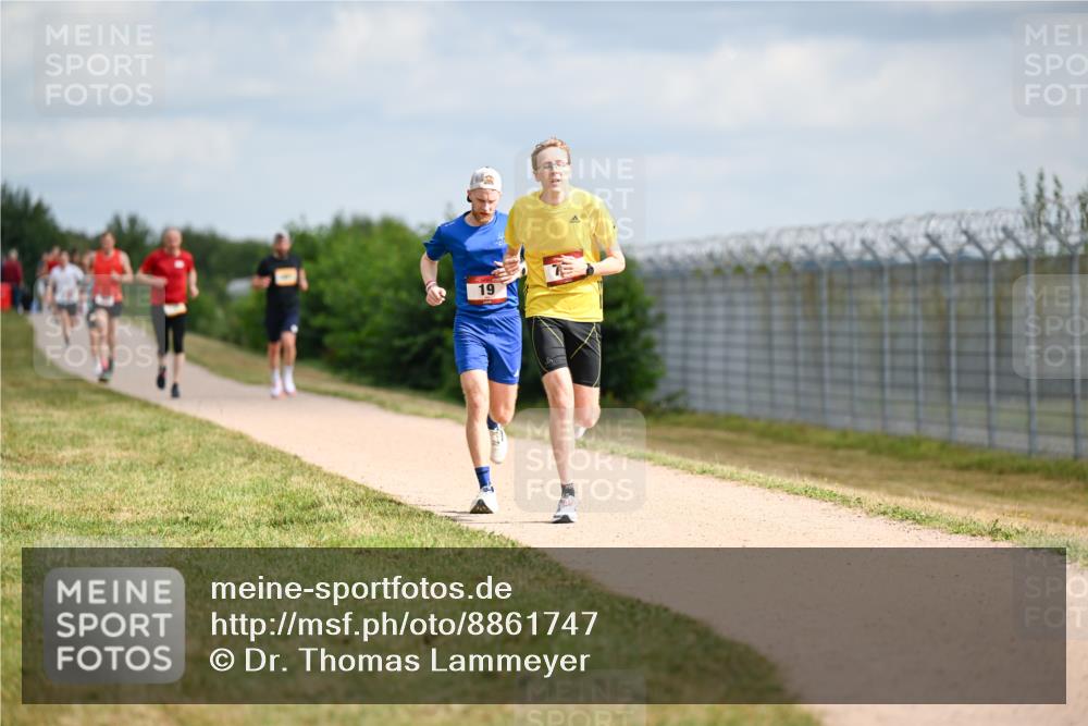 14.09.2025 - Airport Race Dr. Thomas Lammeyer http://msf.ph/oto/8861747 14.09.2025 11:58:39 Laufen 19 meine-sportfotos.de