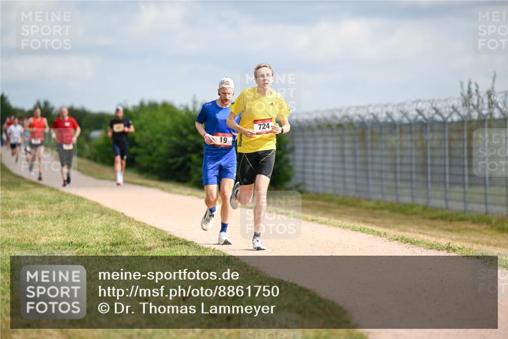 14.09.2025 - Airport Race Dr. Thomas Lammeyer http://msf.ph/oto/8861750 14.09.2025 11:58:39 Laufen 19, 724 meine-sportfotos.de