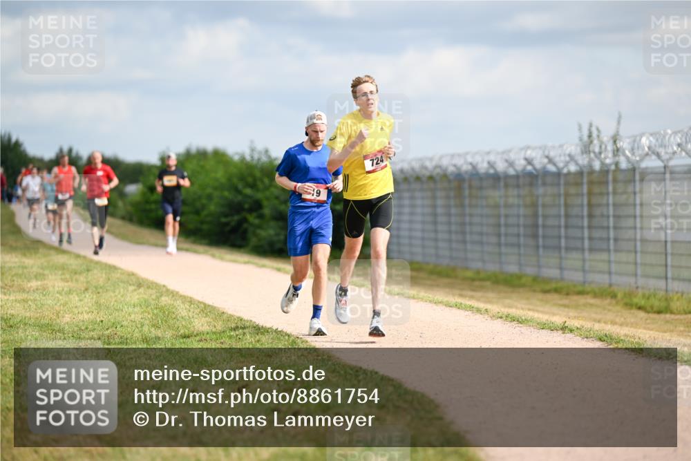 14.09.2025 - Airport Race Dr. Thomas Lammeyer http://msf.ph/oto/8861754 14.09.2025 11:58:40 Laufen 19, 724 meine-sportfotos.de