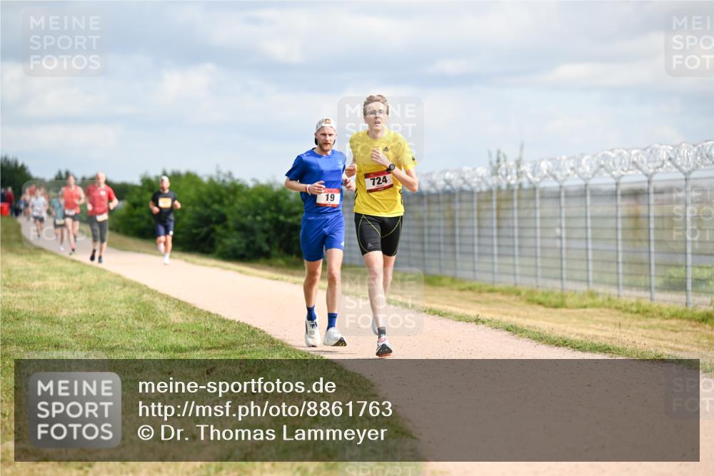 14.09.2025 - Airport Race Dr. Thomas Lammeyer http://msf.ph/oto/8861763 14.09.2025 11:58:41 Laufen 19, 724 meine-sportfotos.de