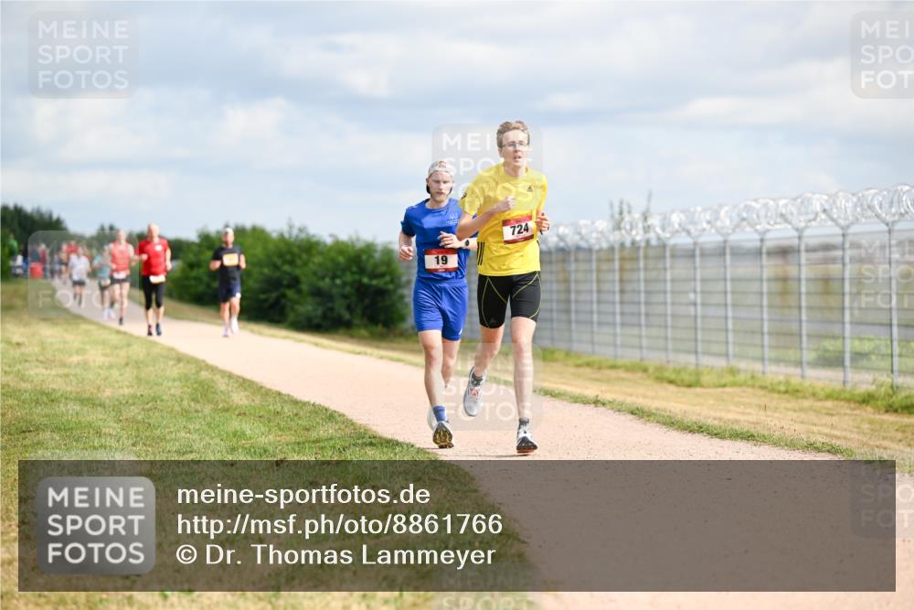 14.09.2025 - Airport Race Dr. Thomas Lammeyer http://msf.ph/oto/8861766 14.09.2025 11:58:41 Laufen 19, 724 meine-sportfotos.de