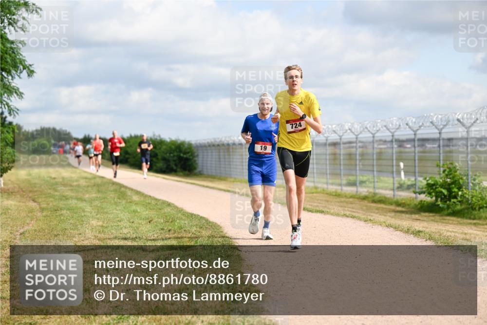 14.09.2025 - Airport Race Dr. Thomas Lammeyer http://msf.ph/oto/8861780 14.09.2025 11:58:43 Laufen 19, 724 meine-sportfotos.de