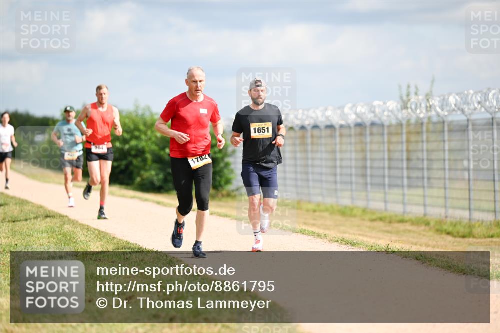 14.09.2025 - Airport Race Dr. Thomas Lammeyer http://msf.ph/oto/8861795 14.09.2025 11:58:49 Laufen 204, 1782, 1651 meine-sportfotos.de