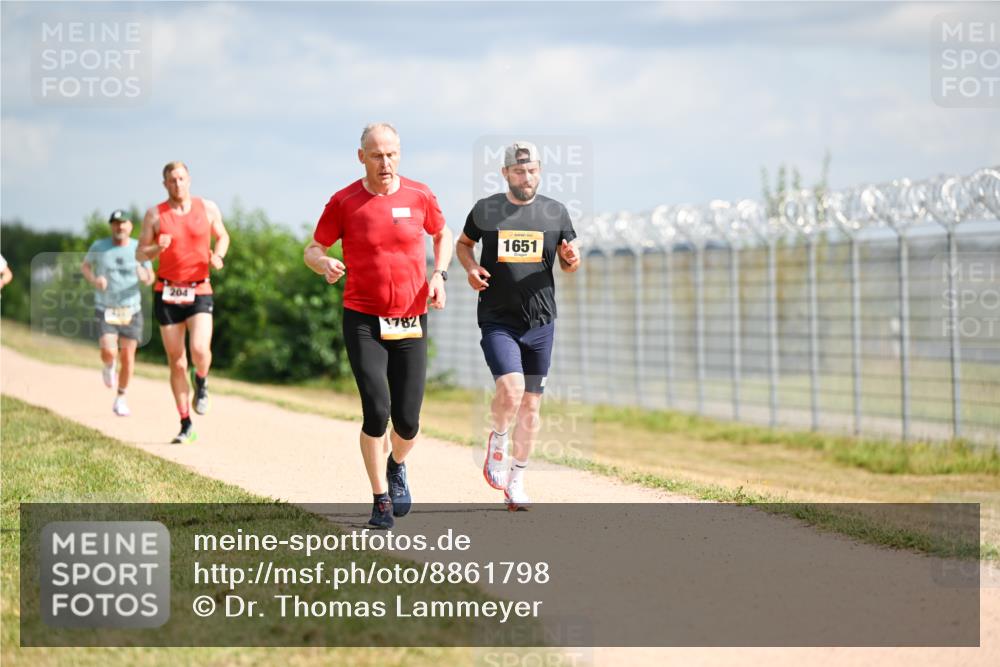 14.09.2025 - Airport Race Dr. Thomas Lammeyer http://msf.ph/oto/8861798 14.09.2025 11:58:50 Laufen 204, 1782, 1651 meine-sportfotos.de