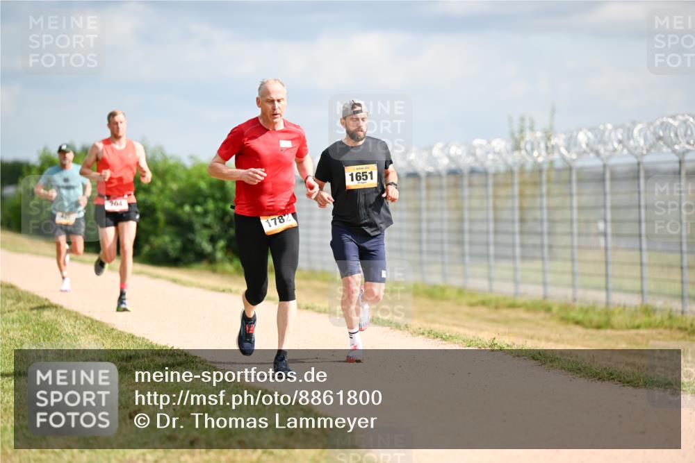 14.09.2025 - Airport Race Dr. Thomas Lammeyer http://msf.ph/oto/8861800 14.09.2025 11:58:50 Laufen 204, 1782, 1651 meine-sportfotos.de
