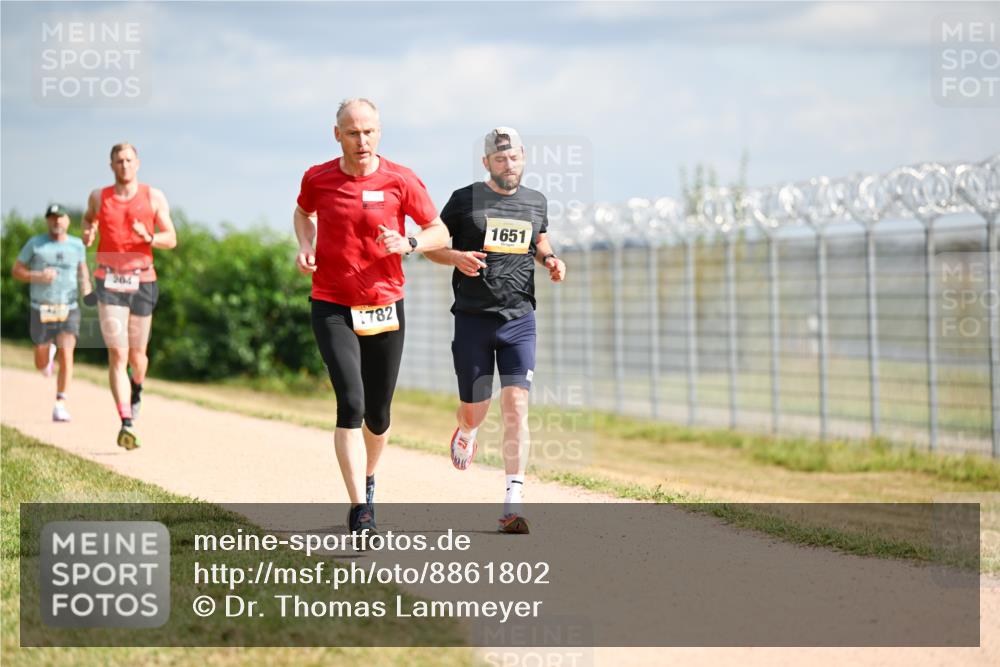 14.09.2025 - Airport Race Dr. Thomas Lammeyer http://msf.ph/oto/8861802 14.09.2025 11:58:50 Laufen 204, 1782, 1651 meine-sportfotos.de