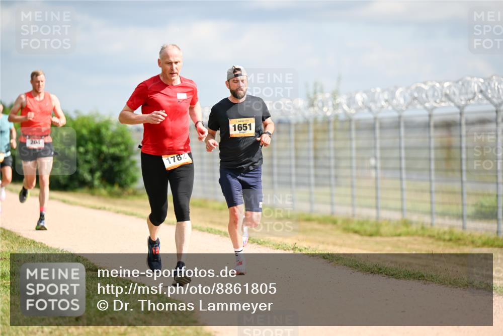 14.09.2025 - Airport Race Dr. Thomas Lammeyer http://msf.ph/oto/8861805 14.09.2025 11:58:51 Laufen 204, 1782, 1651 meine-sportfotos.de