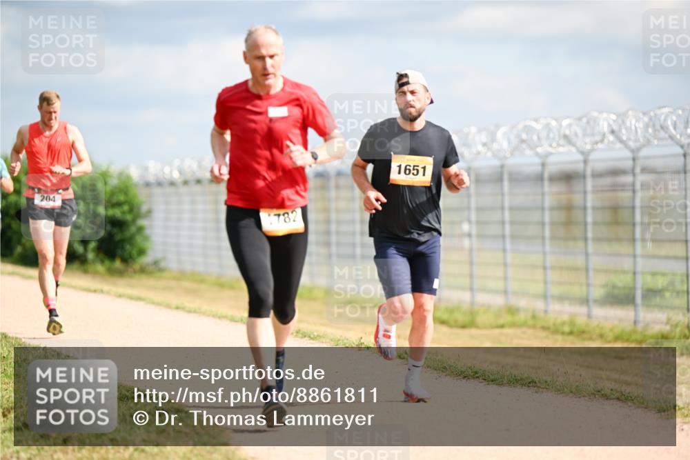 14.09.2025 - Airport Race Dr. Thomas Lammeyer http://msf.ph/oto/8861811 14.09.2025 11:58:52 Laufen 204, 1782, 1651 meine-sportfotos.de