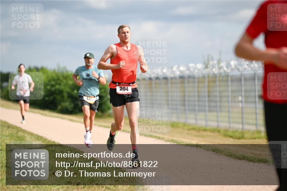 14.09.2025 - Airport Race Dr. Thomas Lammeyer http://msf.ph/oto/8861822 14.09.2025 11:58:54 Laufen 204, 426 meine-sportfotos.de