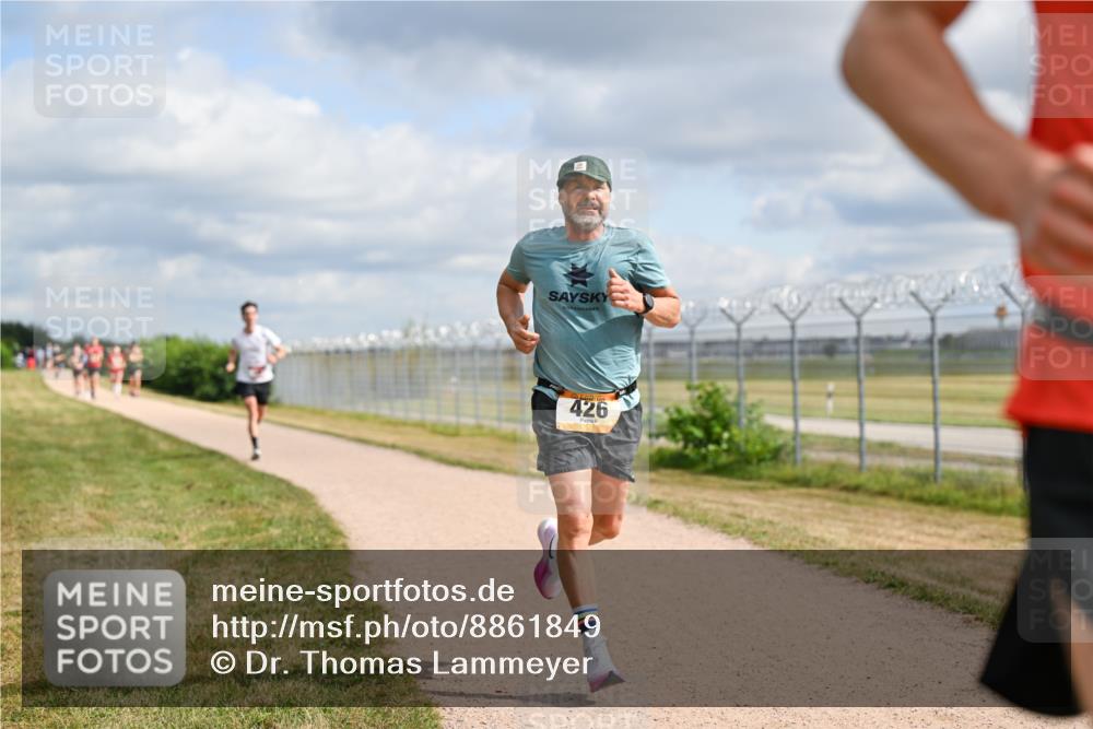 14.09.2025 - Airport Race Dr. Thomas Lammeyer http://msf.ph/oto/8861849 14.09.2025 11:58:59 Laufen 426 meine-sportfotos.de