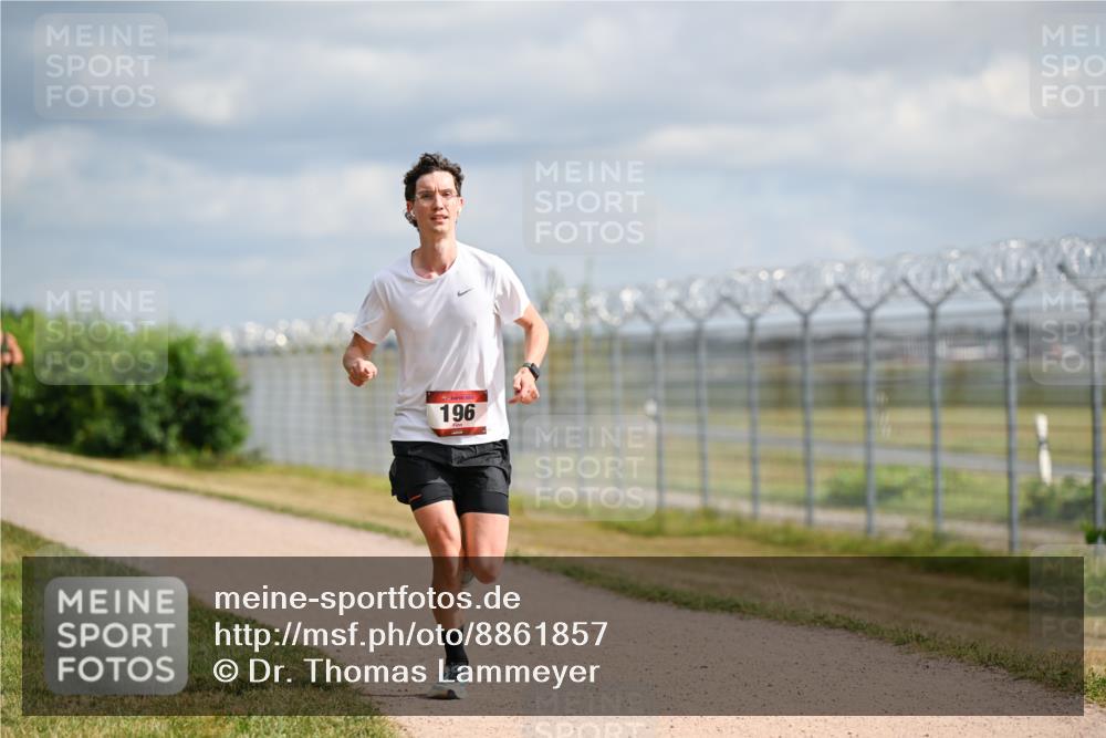14.09.2025 - Airport Race Dr. Thomas Lammeyer http://msf.ph/oto/8861857 14.09.2025 11:59:02 Laufen 196 meine-sportfotos.de