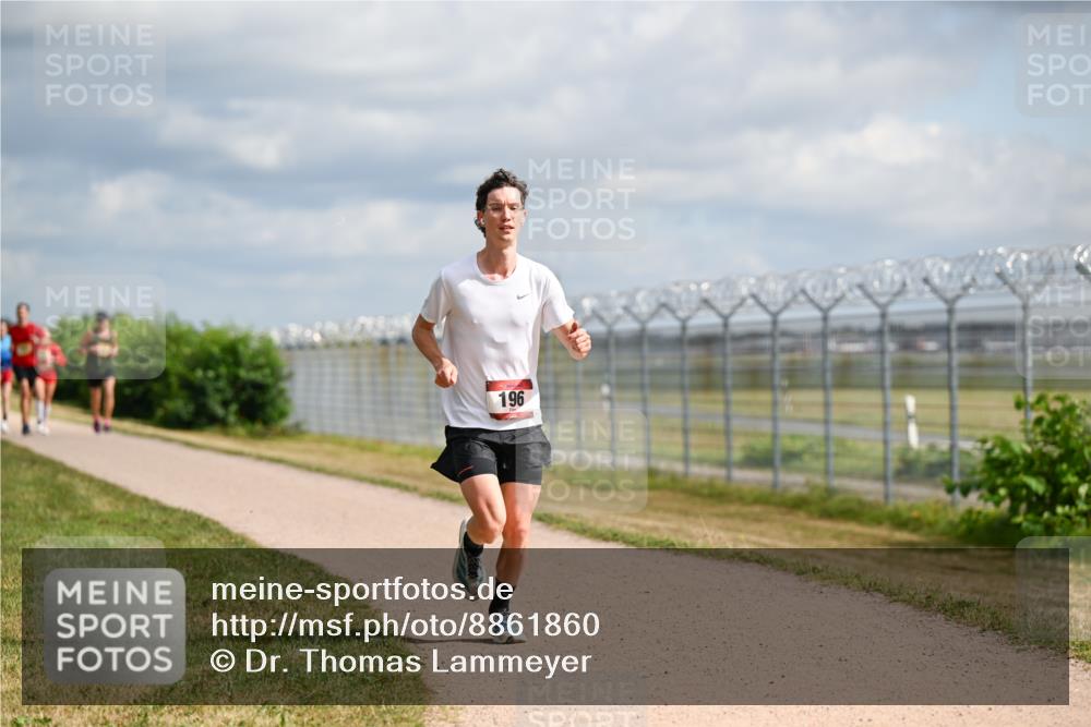 14.09.2025 - Airport Race Dr. Thomas Lammeyer http://msf.ph/oto/8861860 14.09.2025 11:59:02 Laufen 196 meine-sportfotos.de