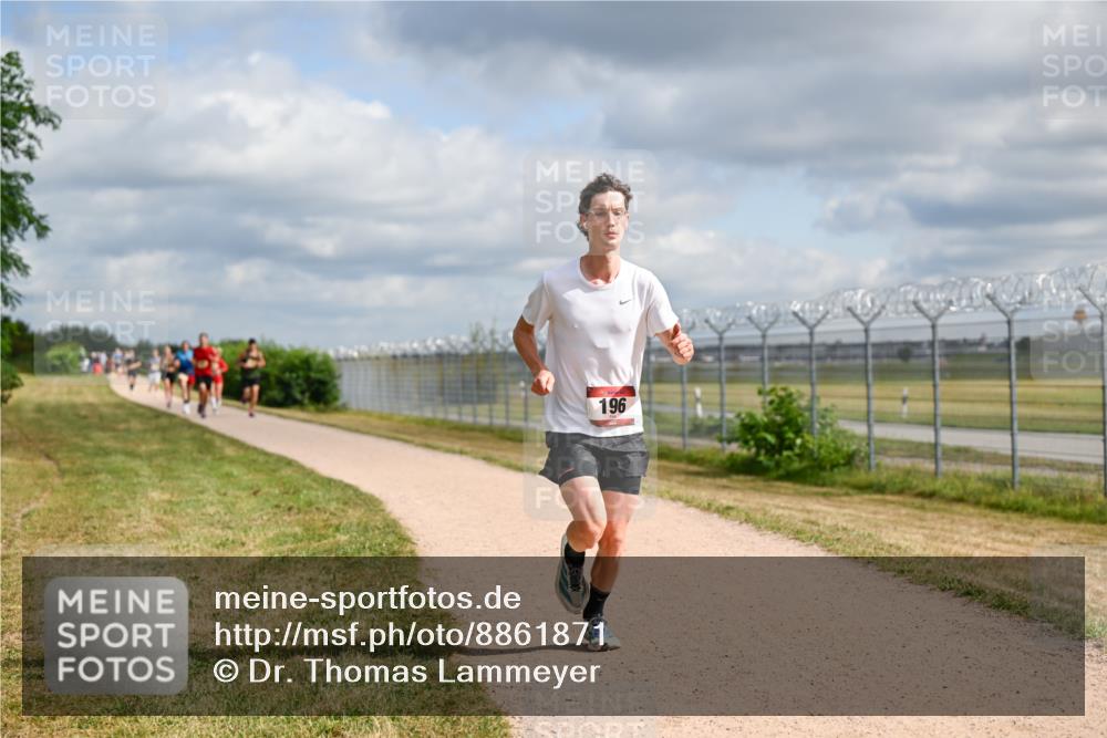 14.09.2025 - Airport Race Dr. Thomas Lammeyer http://msf.ph/oto/8861871 14.09.2025 11:59:03 Laufen 196 meine-sportfotos.de