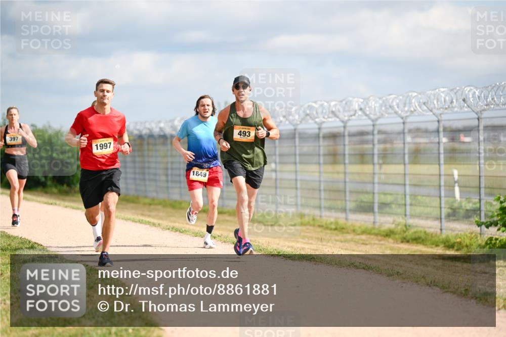 14.09.2025 - Airport Race Dr. Thomas Lammeyer http://msf.ph/oto/8861881 14.09.2025 11:59:10 Laufen 397, 1997, 1849, 493 meine-sportfotos.de
