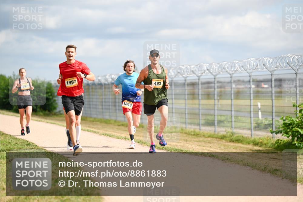 14.09.2025 - Airport Race Dr. Thomas Lammeyer http://msf.ph/oto/8861883 14.09.2025 11:59:11 Laufen 397, 1997, 1849, 493 meine-sportfotos.de