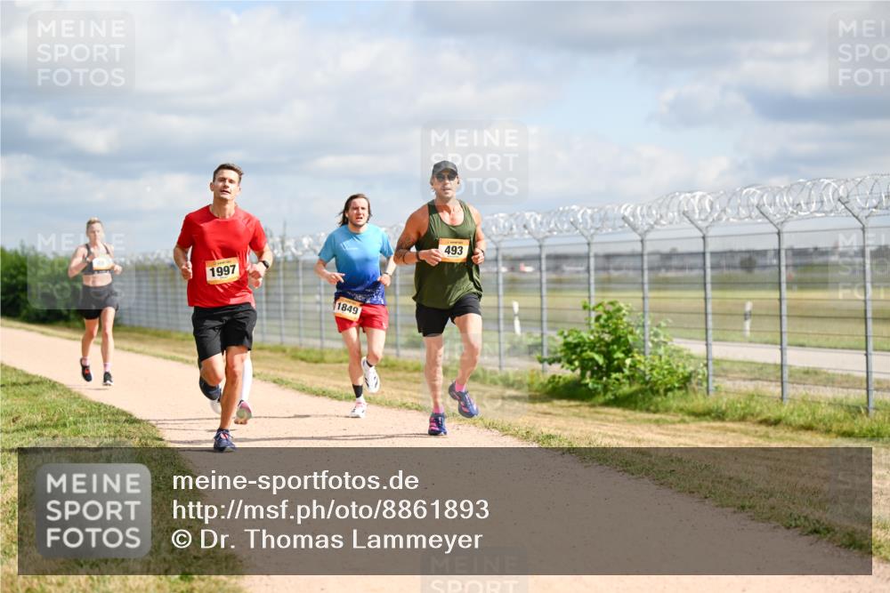 14.09.2025 - Airport Race Dr. Thomas Lammeyer http://msf.ph/oto/8861893 14.09.2025 11:59:12 Laufen 1997, 1849, 493 meine-sportfotos.de
