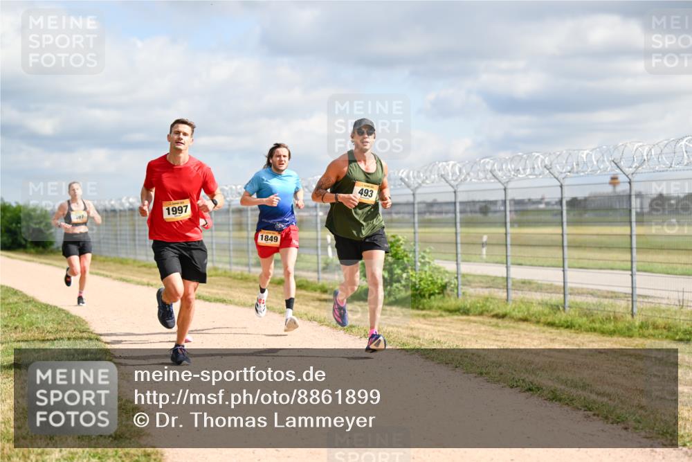 14.09.2025 - Airport Race Dr. Thomas Lammeyer http://msf.ph/oto/8861899 14.09.2025 11:59:13 Laufen 397, 1997, 1849, 493 meine-sportfotos.de