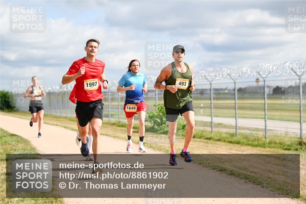 14.09.2025 - Airport Race Dr. Thomas Lammeyer http://msf.ph/oto/8861902 14.09.2025 11:59:13 Laufen 1997, 1849, 493 meine-sportfotos.de