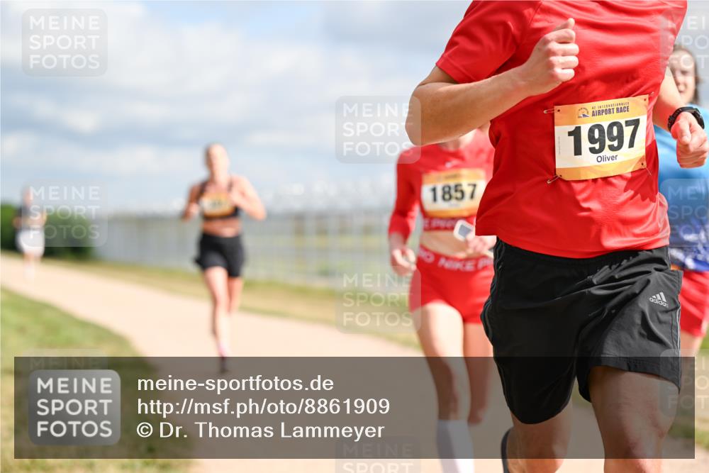 14.09.2025 - Airport Race Dr. Thomas Lammeyer http://msf.ph/oto/8861909 14.09.2025 11:59:15 Laufen 1857, 42, 1997 meine-sportfotos.de