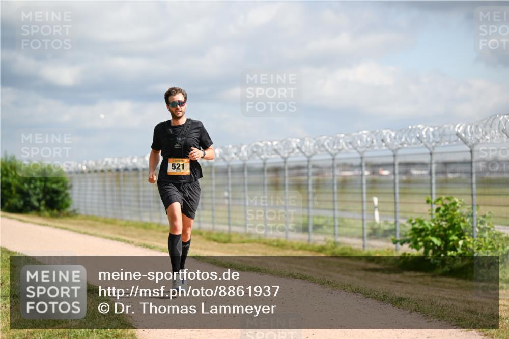 14.09.2025 - Airport Race Dr. Thomas Lammeyer http://msf.ph/oto/8861937 14.09.2025 11:59:24 Laufen 521 meine-sportfotos.de