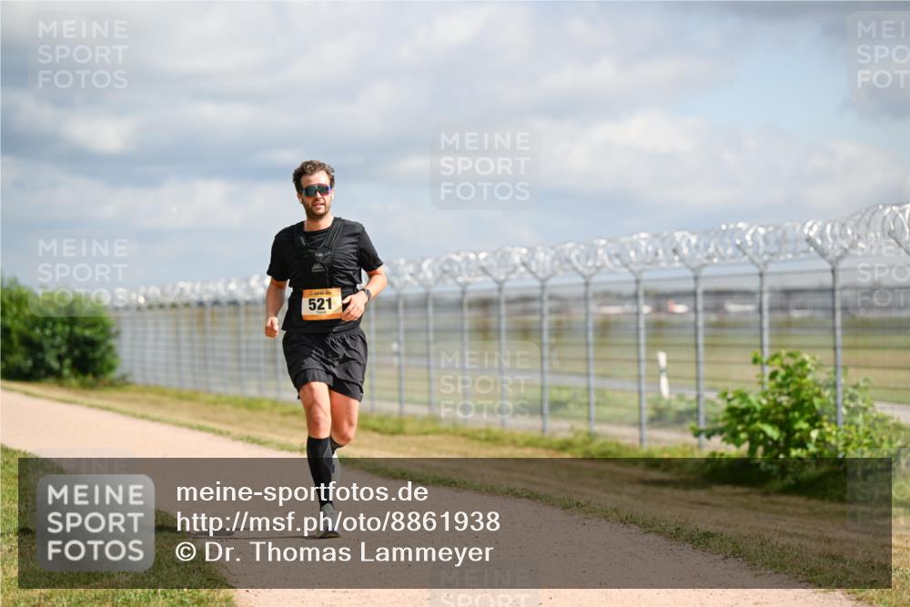 14.09.2025 - Airport Race Dr. Thomas Lammeyer http://msf.ph/oto/8861938 14.09.2025 11:59:24 Laufen 521 meine-sportfotos.de