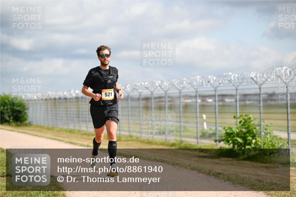 14.09.2025 - Airport Race Dr. Thomas Lammeyer http://msf.ph/oto/8861940 14.09.2025 11:59:24 Laufen 521 meine-sportfotos.de