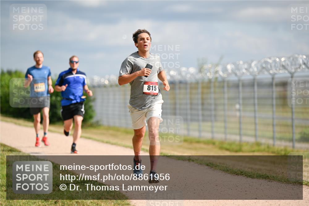 14.09.2025 - Airport Race Dr. Thomas Lammeyer http://msf.ph/oto/8861956 14.09.2025 11:59:31 Laufen 815 meine-sportfotos.de