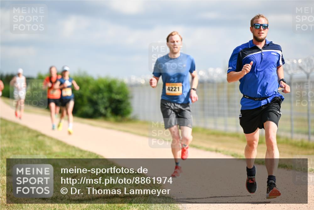 14.09.2025 - Airport Race Dr. Thomas Lammeyer http://msf.ph/oto/8861974 14.09.2025 11:59:35 Laufen 4221 meine-sportfotos.de