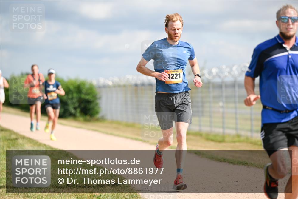 14.09.2025 - Airport Race Dr. Thomas Lammeyer http://msf.ph/oto/8861977 14.09.2025 11:59:36 Laufen 1221 meine-sportfotos.de